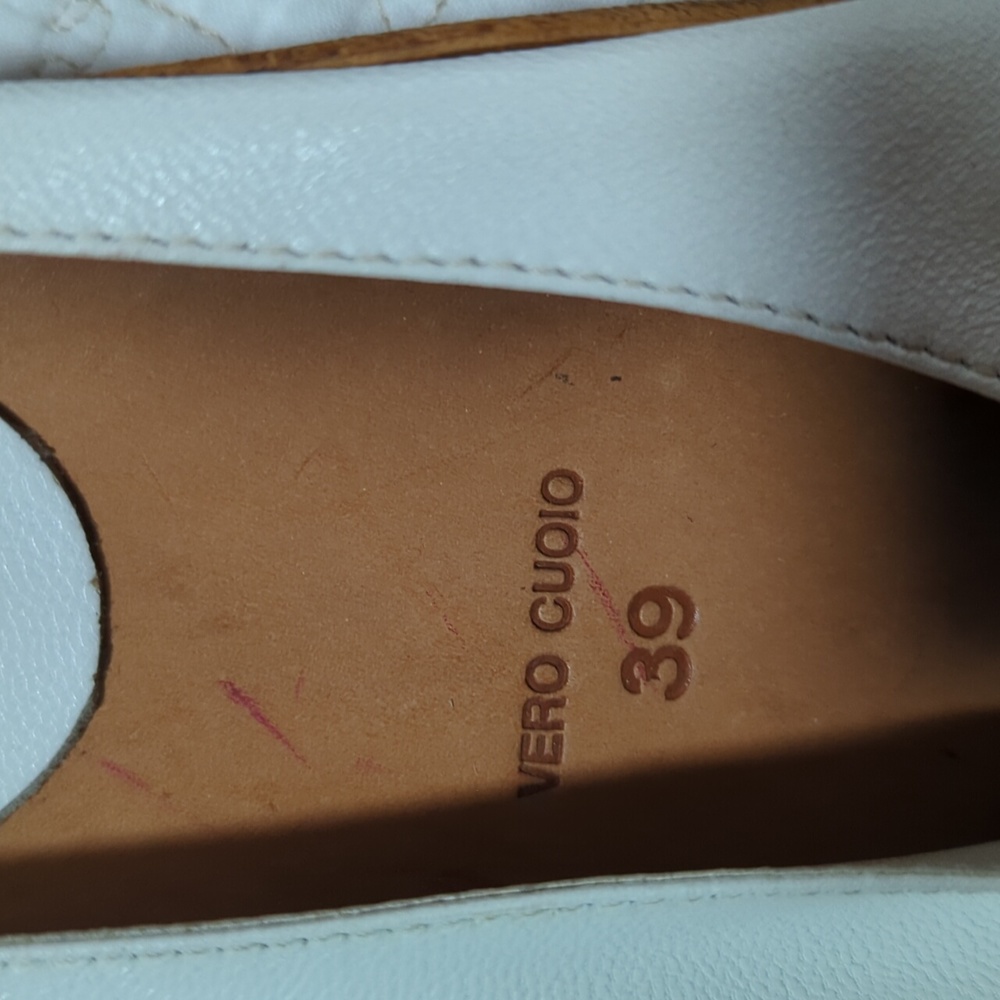 White Leather Slipper Shoes Made in Italy. White Size 39 EUR, US 8. - Picture 4 of 8